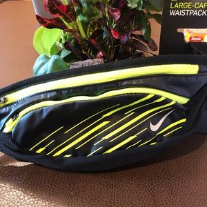 Large-capacity waistpack